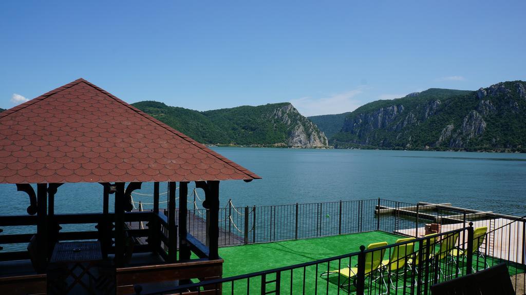 Vila Golful Dunarii Dubova Exterior photo