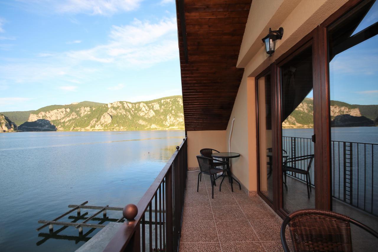 Vila Golful Dunarii Dubova Exterior photo